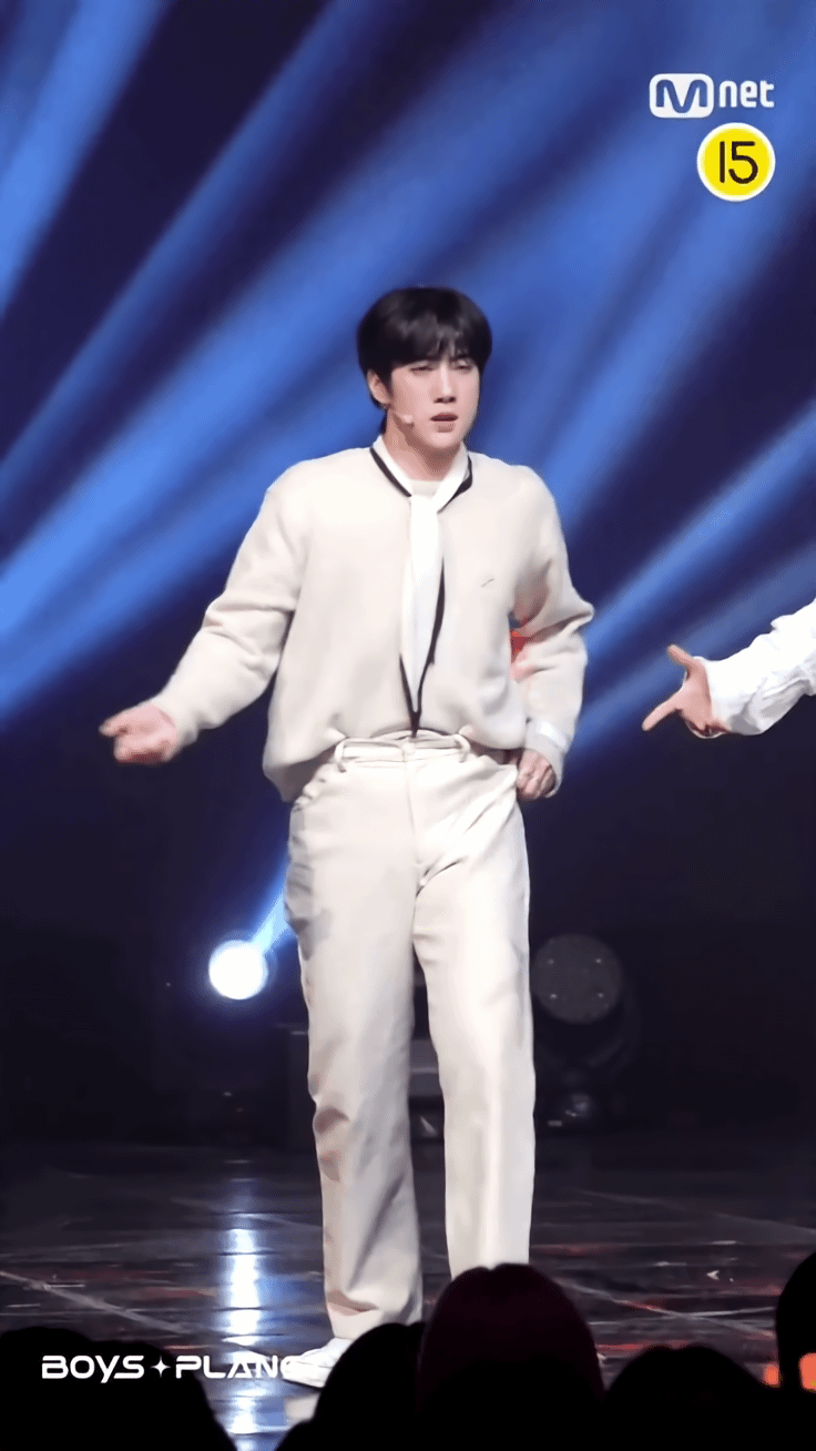 [잡담] 데뷔조 춤멤에 윤종우 있었음 좋겠다 | 인스티즈