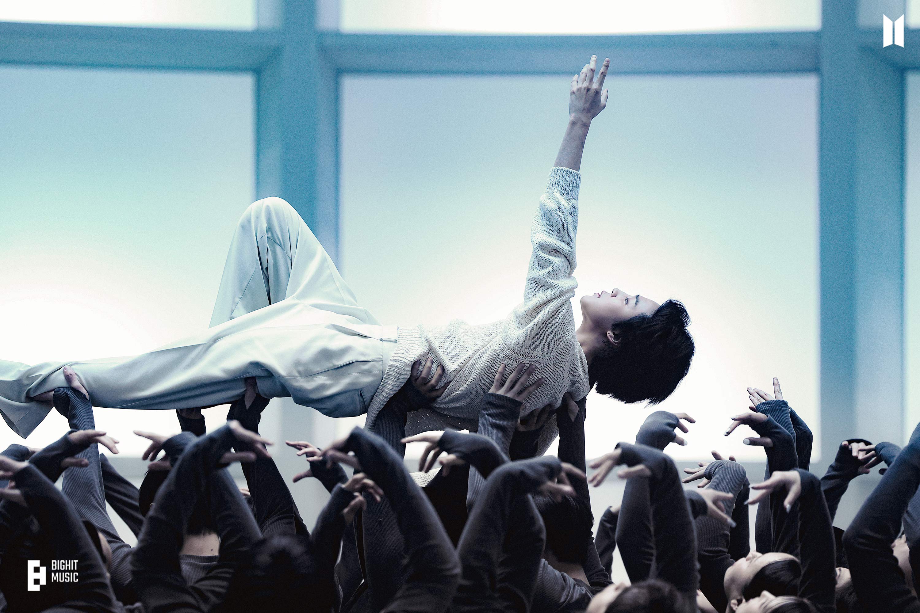 [잡담] 아니 방탄 지민 흰옷버전도 뮤비 찍어놓고 편집했숴?? | 인스티즈