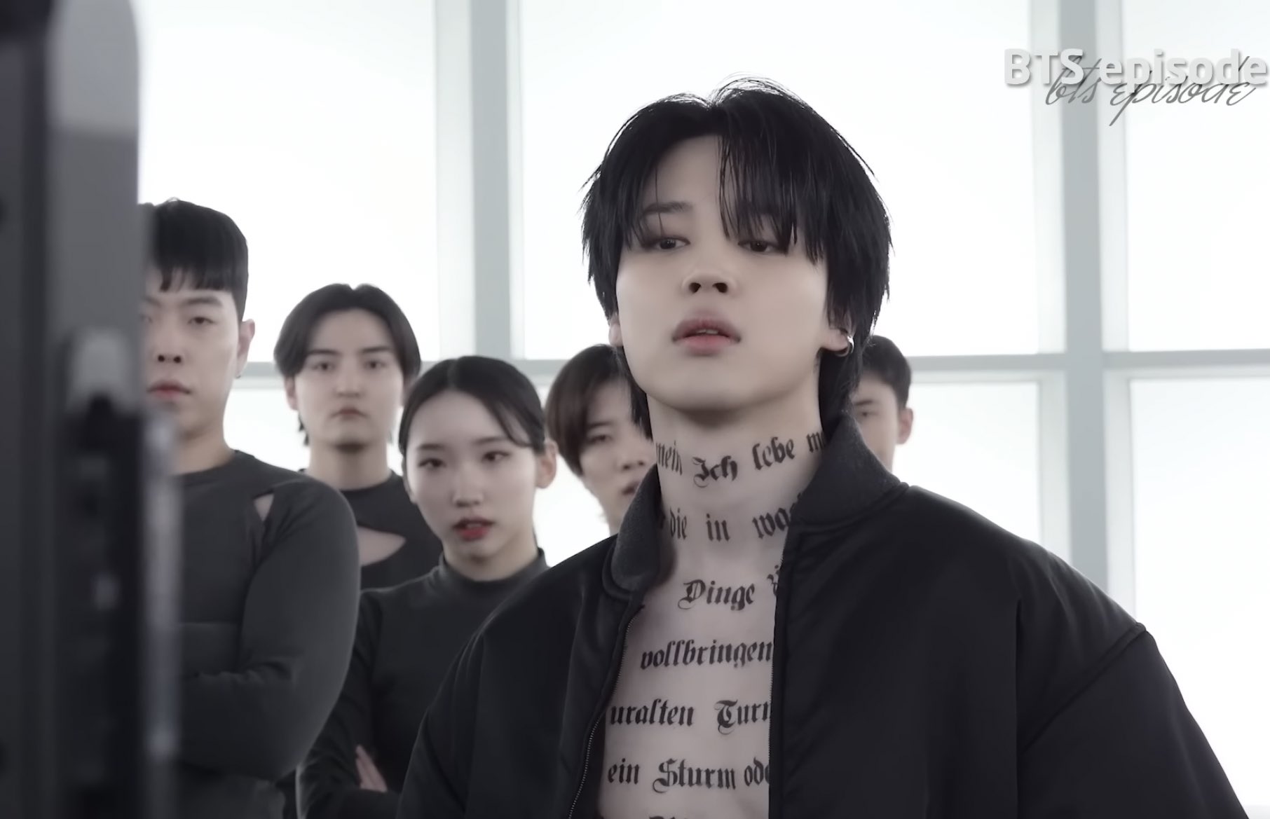 [잡담] 지민 막 캡쳐했는데 인형같다 | 인스티즈