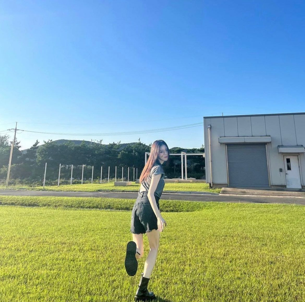 [잡담] 트와 채영 인스타 이거 되게 합성처럼 나왔다ㅋㅋㅋㅋㅋ | 인스티즈