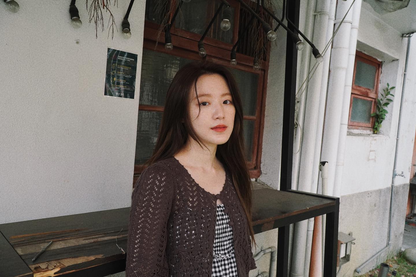 [잡담] 슈화는 이런 자연스러운 사진들이 진짜 예쁜거같애 | 인스티즈