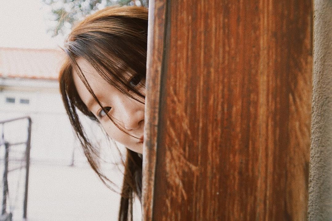 [잡담] 슈화는 이런 자연스러운 사진들이 진짜 예쁜거같애 | 인스티즈