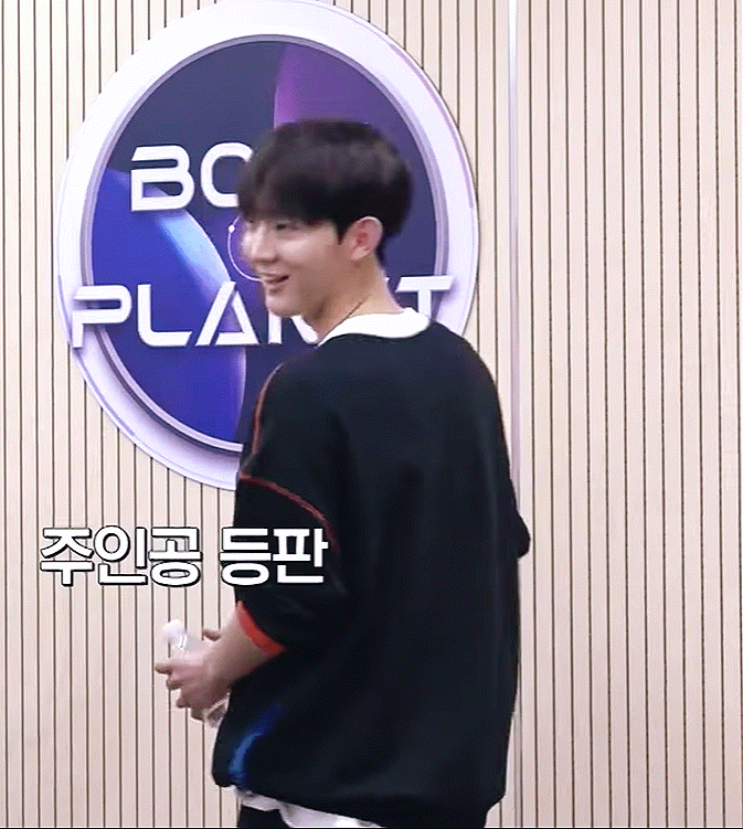 [잡담] 유승언 기특하다 맨날 손에 물통있음 | 인스티즈