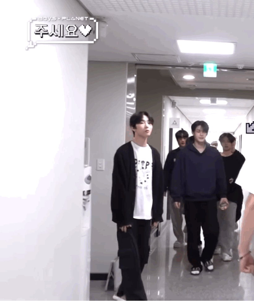 [잡담] 유승언 김지웅 같은 후드 ㅋㅋㅋㅋ | 인스티즈