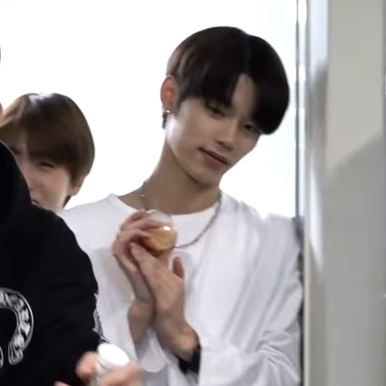 [잡담] 리키랑 이정현 날티상인데 분위기 다른 날티상인 거 개좋다고 | 인스티즈