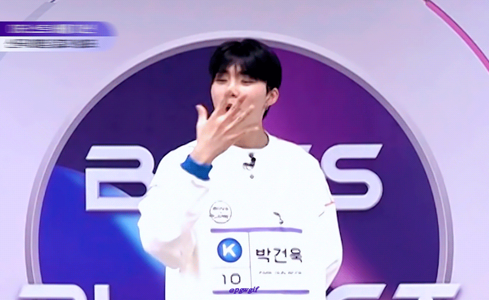 [잡담] 건욱아 뽀뽀 오번 언제 해줘? | 인스티즈