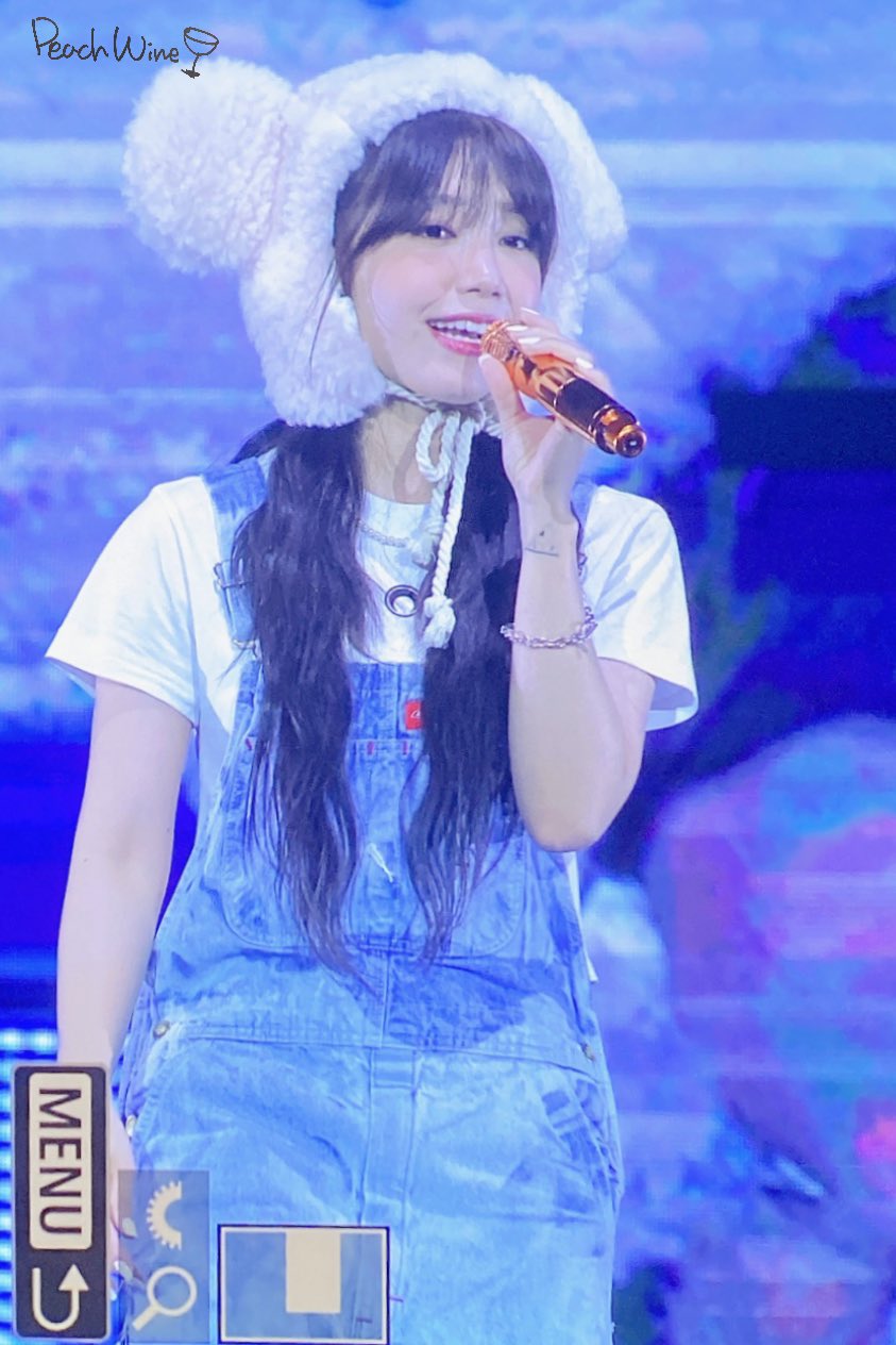 [잡담] 정은지 작년에 받은 팬싸템 홍콩까지 들고가서 무대한 거 ㄹㅇ 천재아이돌.. | 인스티즈