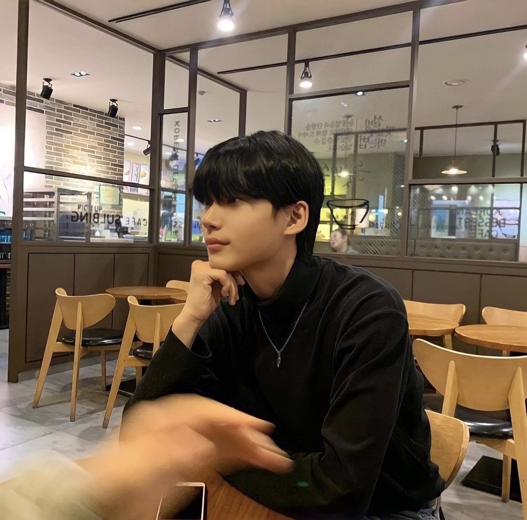 [잡담] 박한빈 이런 일상사진도 | 인스티즈