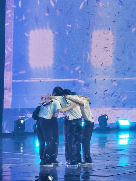 [잡담] 평생 투바투가 말아주는 무대나 보면서 평모해야지.. | 인스티즈