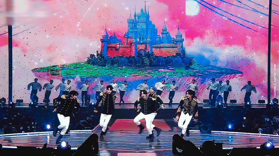 [잡담] 투바투 이번콘 오프닝에 이거 내려올때부터 끝남 | 인스티즈