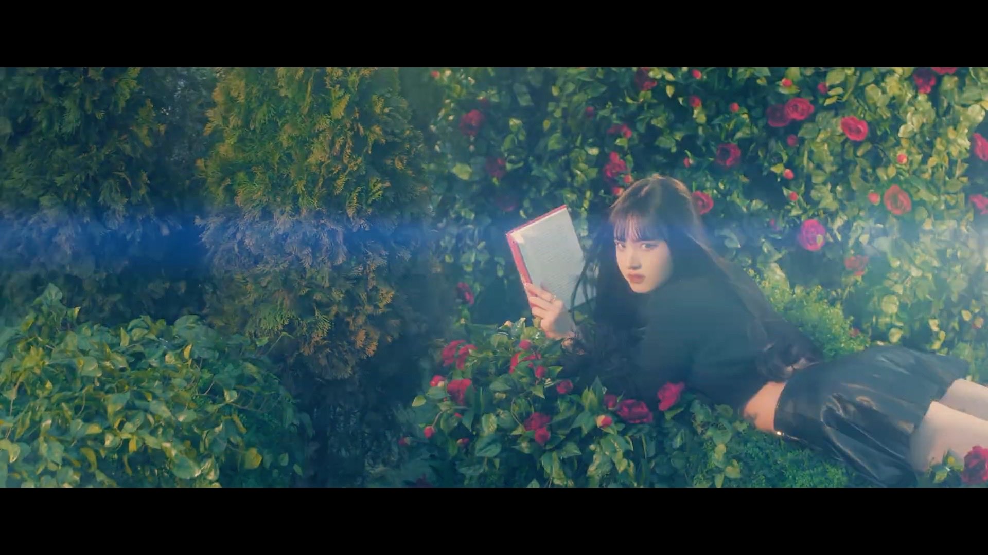 [잡담] 아이브 럽다에서 나왔던 날개 불타는거봐 | 인스티즈