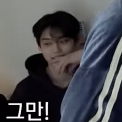 [잡담] 김지웅 진짜 까만고양이 그잡채 | 인스티즈