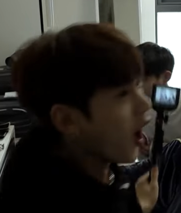 [잡담] 유진이가 향 고르자마자 석매튜 지웅이 쳐다보면서 호들갑 떠는게 개웃김 | 인스티즈