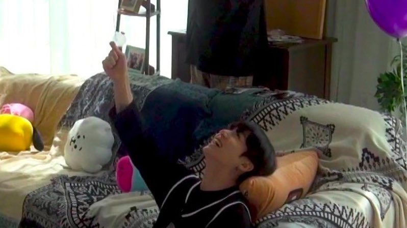 [잡담] 전정국 풍선 하나로 개좋아함 | 인스티즈