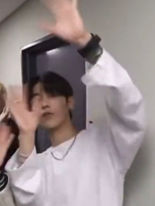 [잡담] 정현씨 팔에 이거 뭐야 | 인스티즈