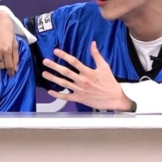 [잡담] 나 이정현 데뷔시키고 팬싸가서 손바닥 대보기 해봐야됨 | 인스티즈