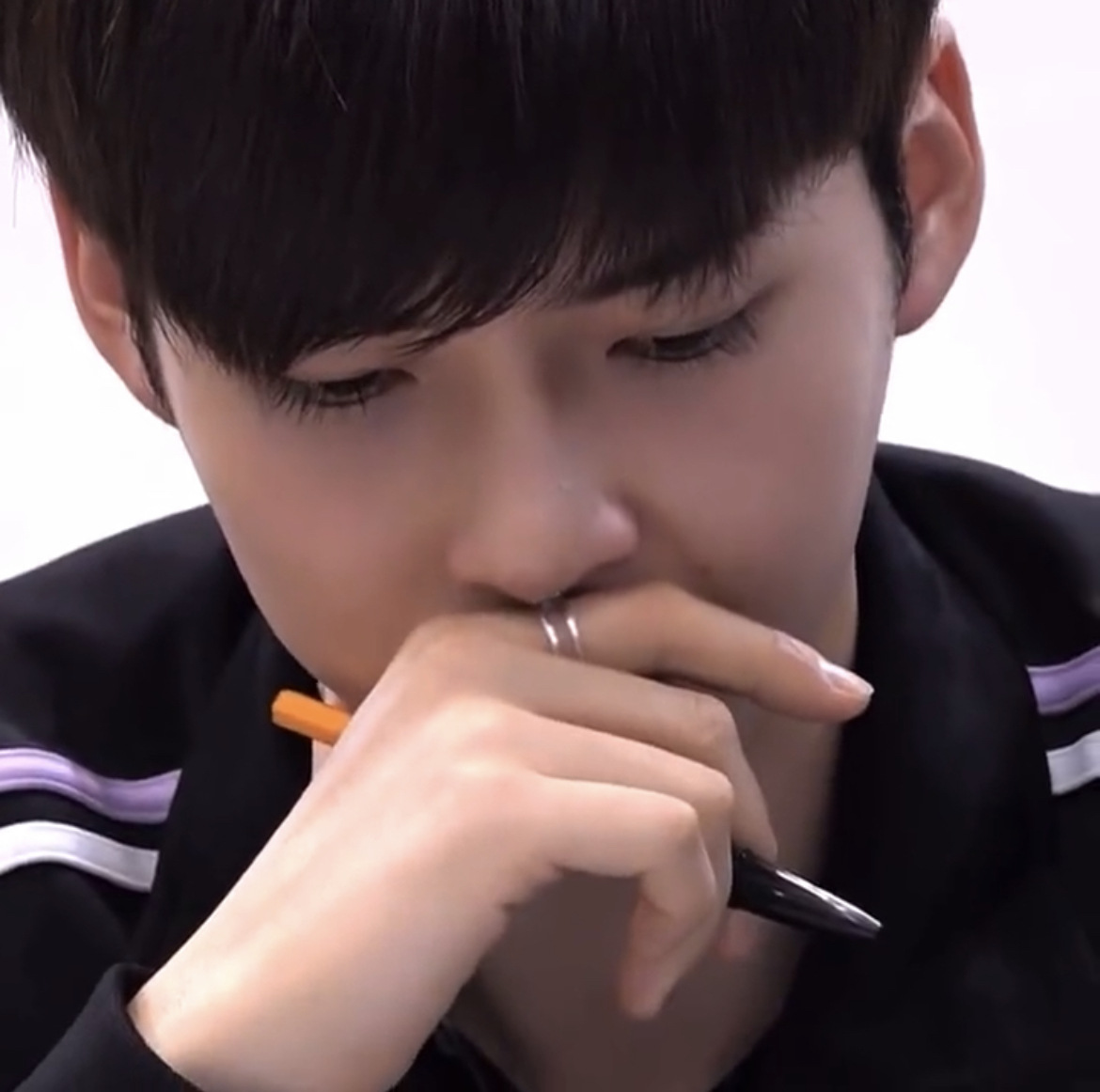 [잡담] 성한빈 실물후기에 예쁘다는 말 있는 이유가 | 인스티즈