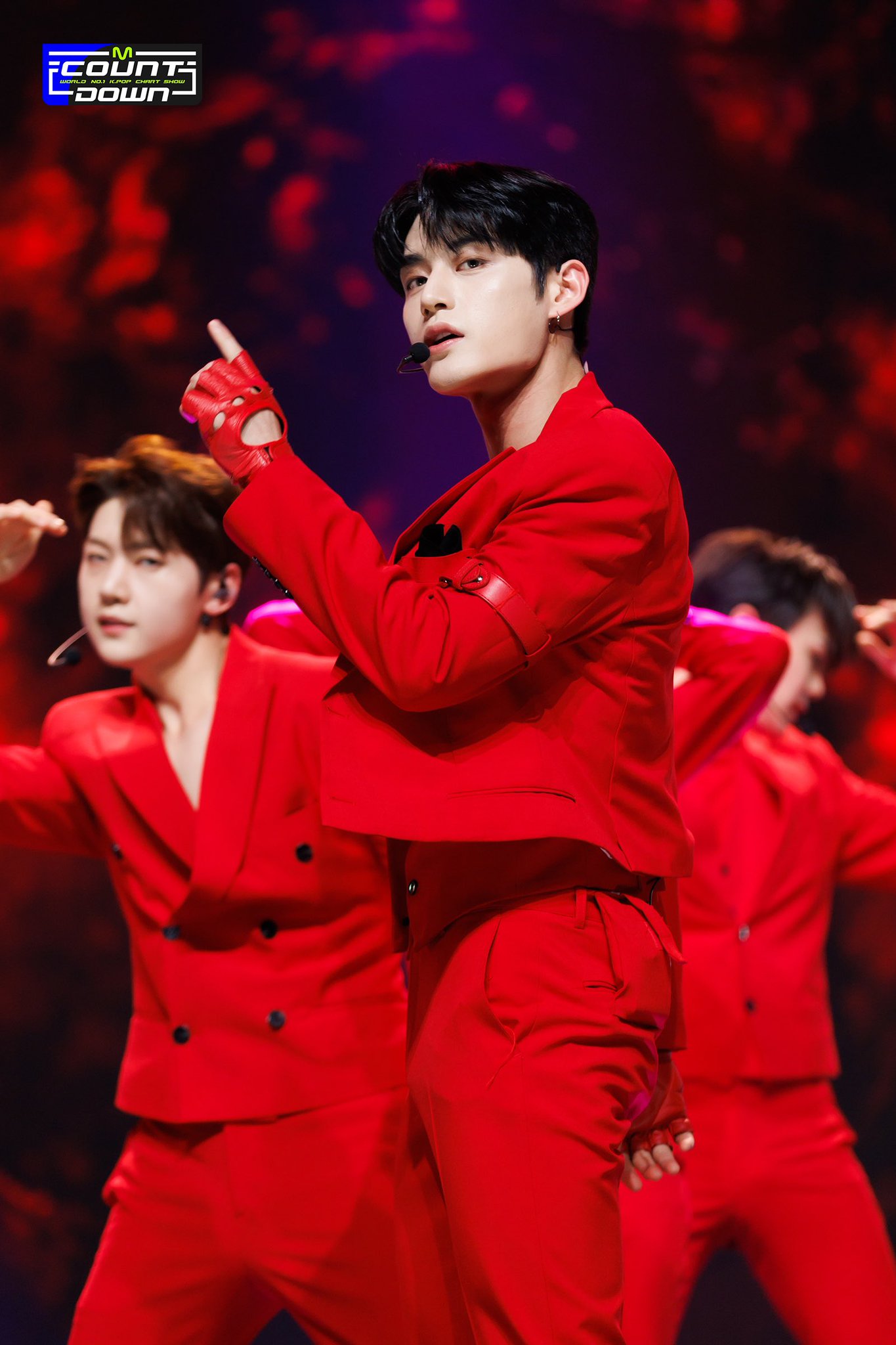 [잡담] 얘네가 같은 사람이래요오 | 인스티즈