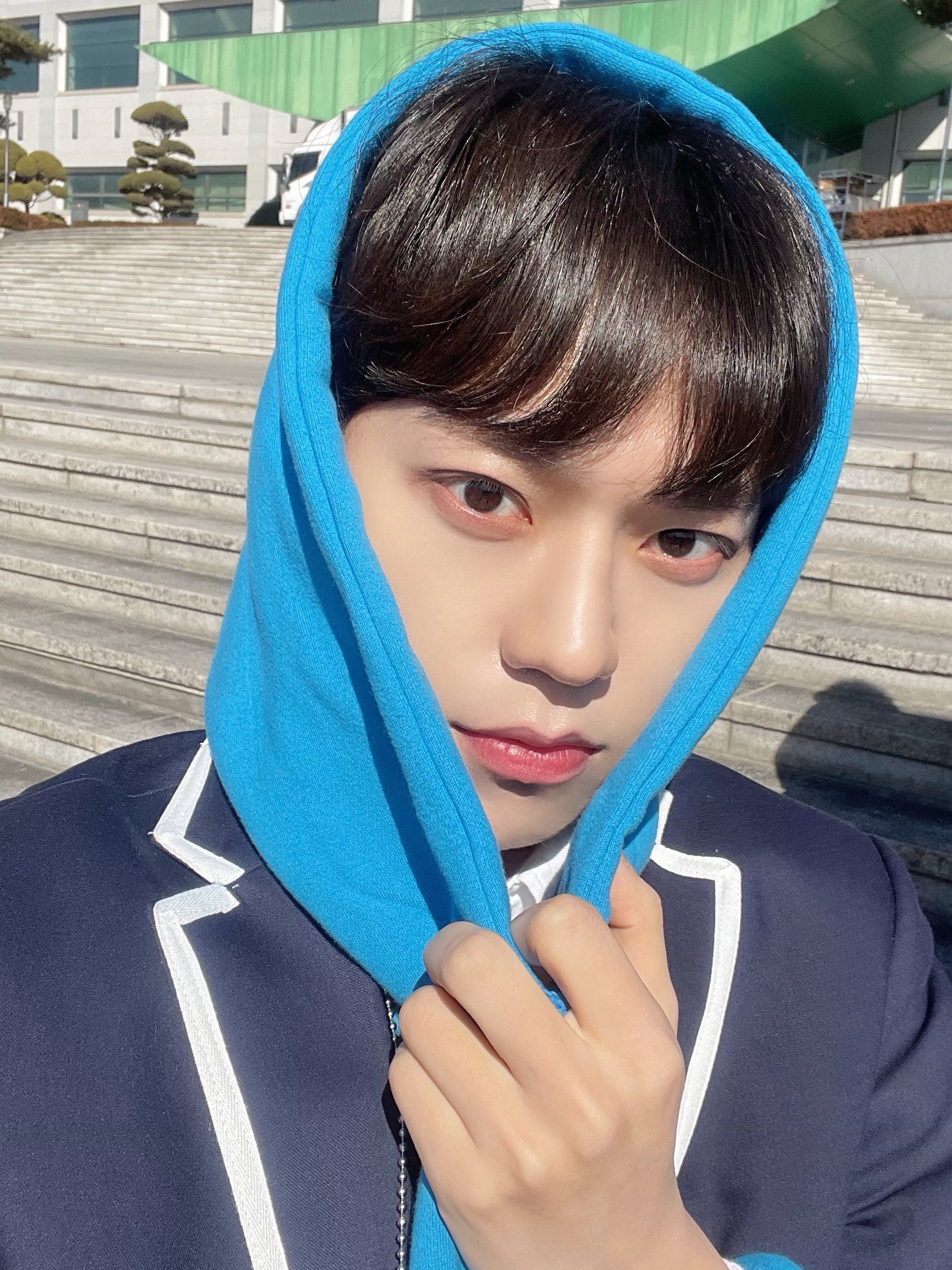 [잡담] 오늘 소판 첫방 하루전이라고 셀카 올려줄듯 | 인스티즈