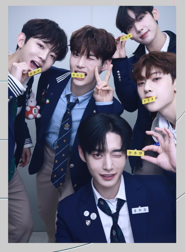 [잡담] 세마넴 명찰 물고 찍은거 진짜 넘조아서 울음나와 | 인스티즈