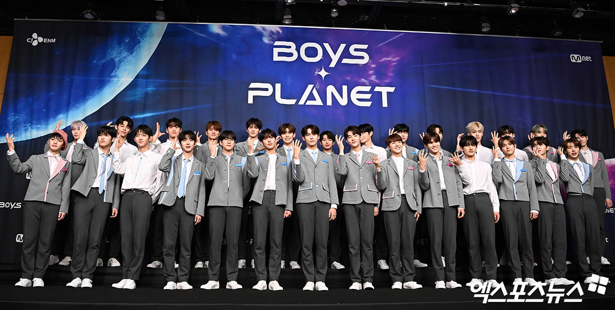 [잡담] 기사사진 단체샷 현재 데뷔조 9명 같이 있네 | 인스티즈