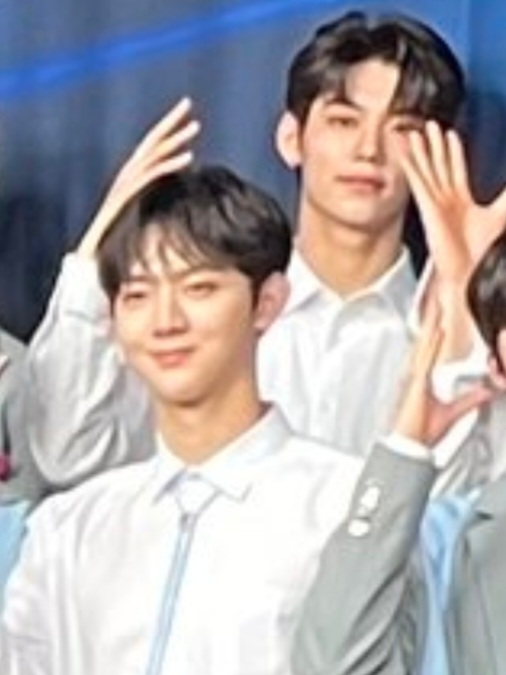 [잡담] 정현이랑 승언이 자켓 벗었아 | 인스티즈