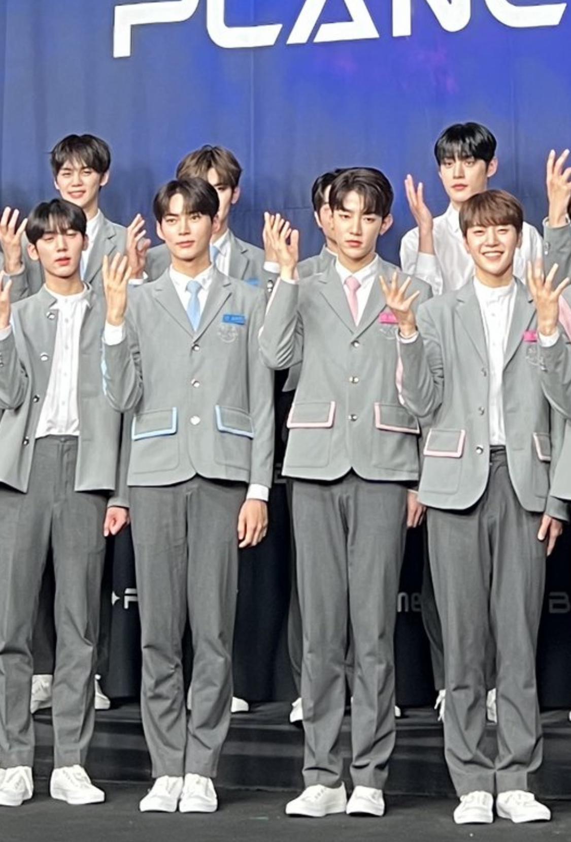 [잡담] 얘들아 혹시 이 닭발같은 포즈는 정체가 뭐야?? | 인스티즈