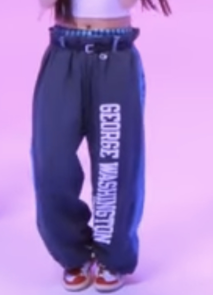 [잡담] 엔믹스 지우 바지 정보 아시는 분 | 인스티즈