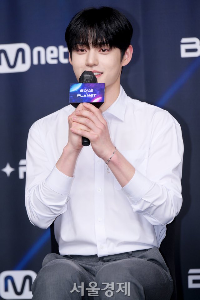 [잡담] 다들 김지웅 셔츠 본거임? | 인스티즈