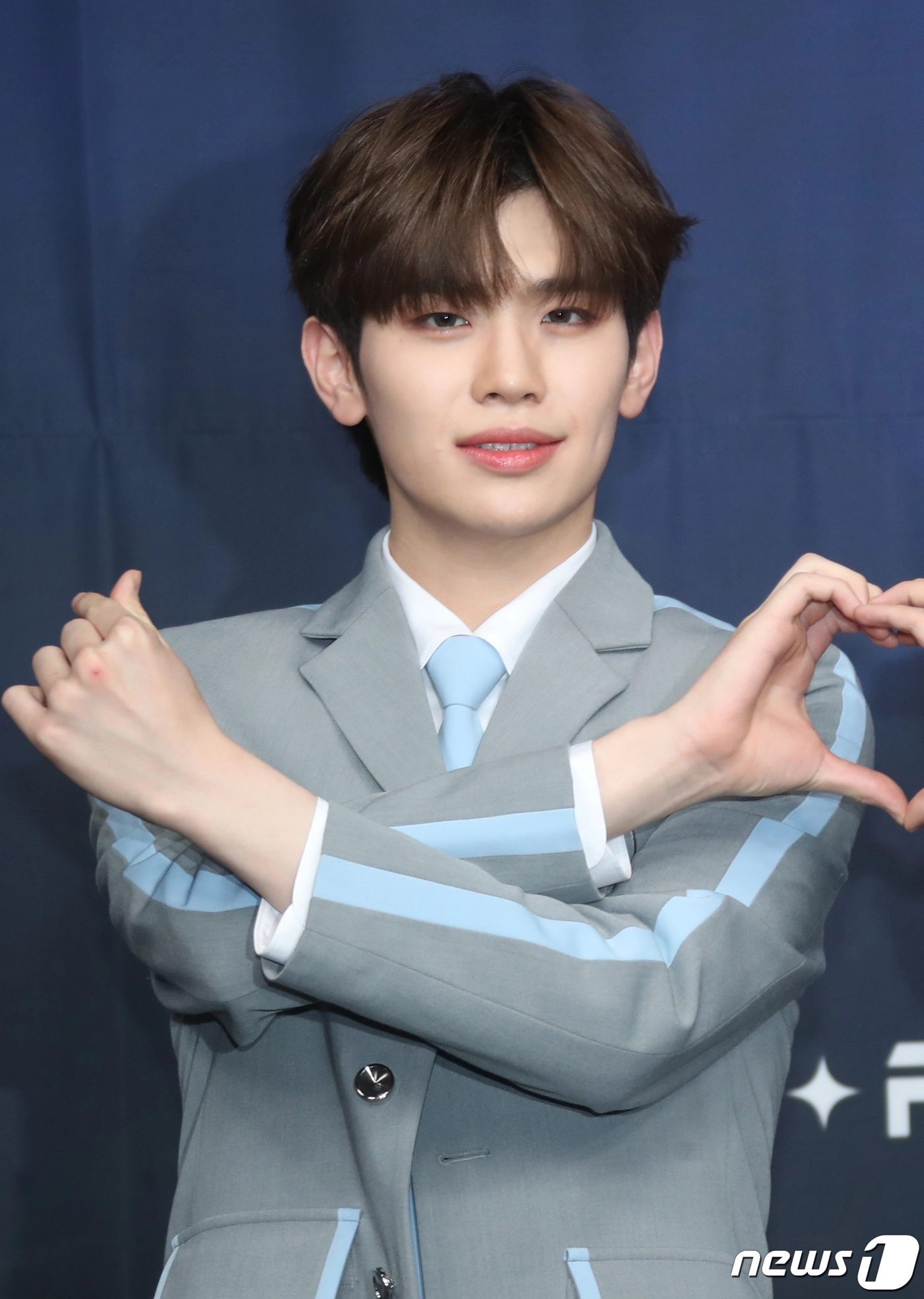 [잡담] 태래 손등 언제 나아 | 인스티즈