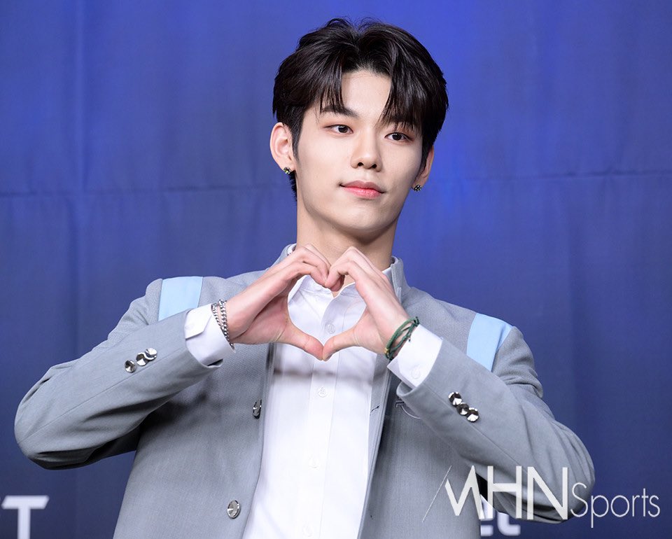 [잡담] 솔직히 이 얼굴은 데뷔해야 한다 생각해 | 인스티즈