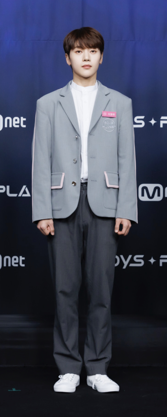 [잡담] 매튜 유일하게 안웃는 사진 뜸 | 인스티즈