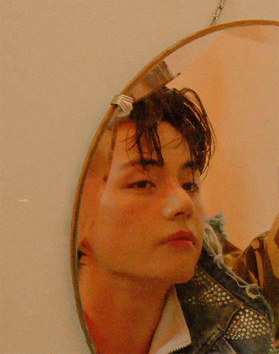 [잡담] 방탄 뷔 얼굴&분위기는 진짜 개쩌는 것 같다... | 인스티즈