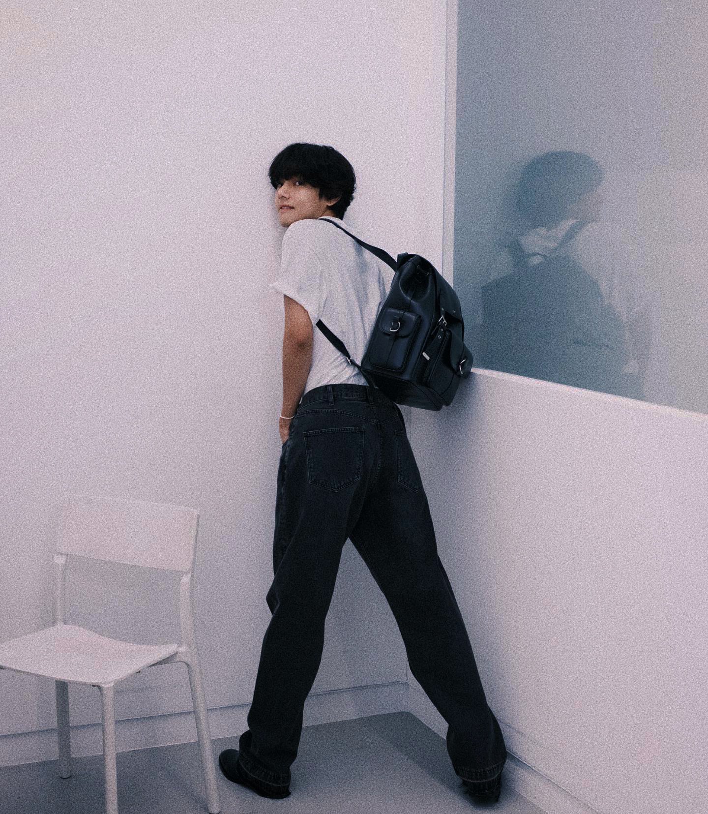 [잡담] 방탄 뷔 얼굴&분위기는 진짜 개쩌는 것 같다... | 인스티즈