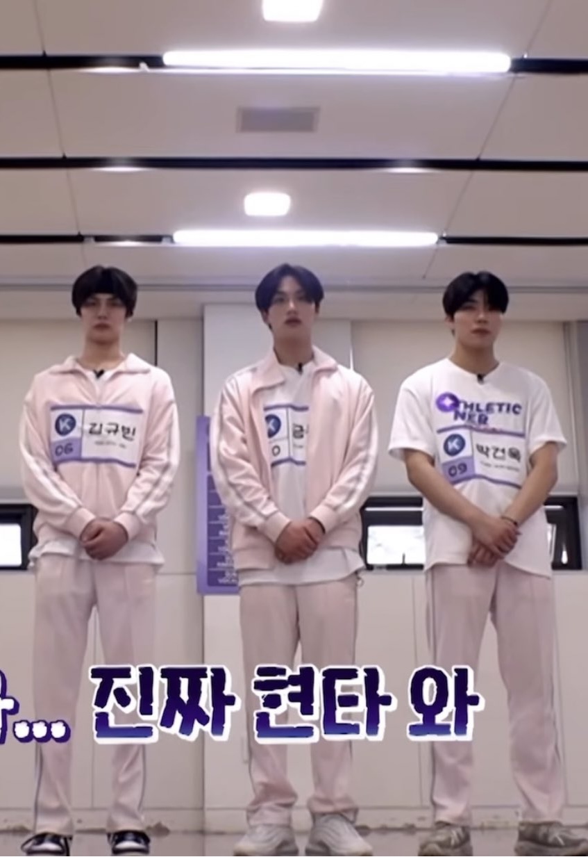 [잡담] 아무리 생각해도 이 사진 너무 웃김 | 인스티즈