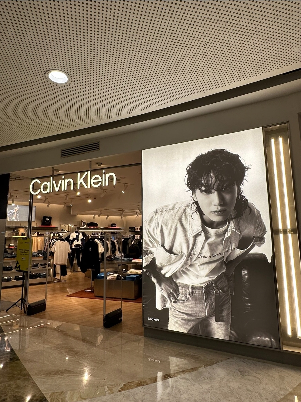 [잡담] 방탄 정국한테 선택받아서 신난 캘빈클라인 | 인스티즈