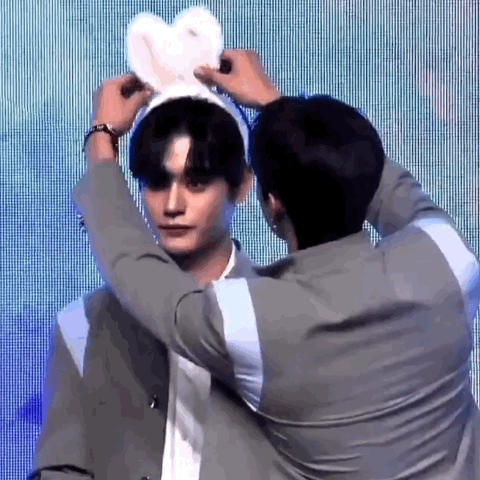 [잡담] 100번째 말 한다.. 김지웅 박건욱 데뷔해 | 인스티즈