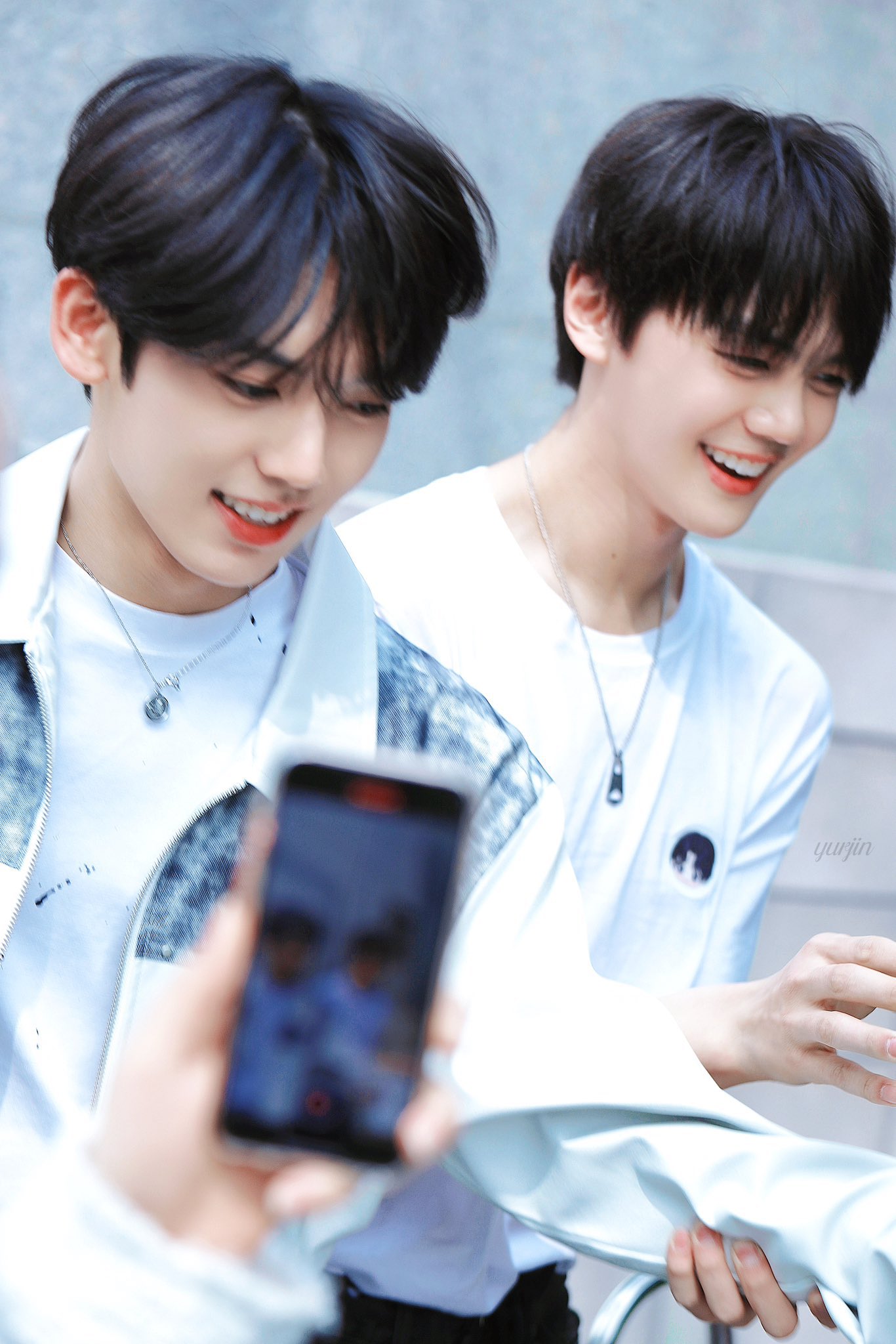 [잡담] 이 사진 왼쪽이 한유진 오른쪽이 김규빈이야? 보플 보는 익들아 알려줘 | 인스티즈