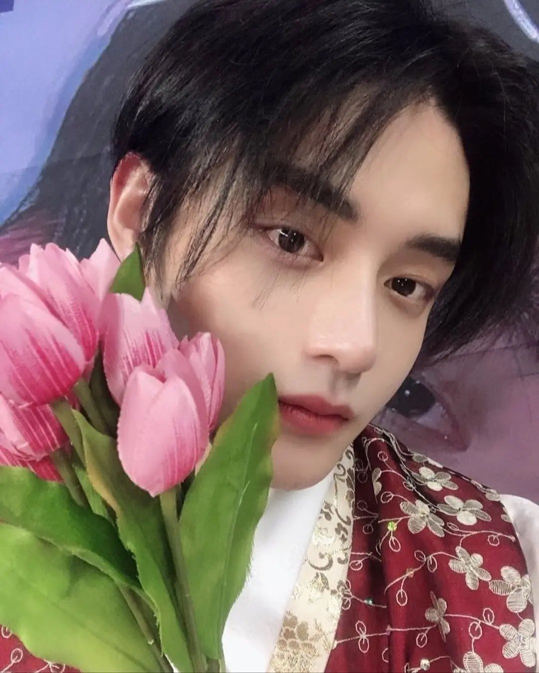 [잡담] 김지웅 셀카들로 포카 뽑고싶다 ,,,, | 인스티즈