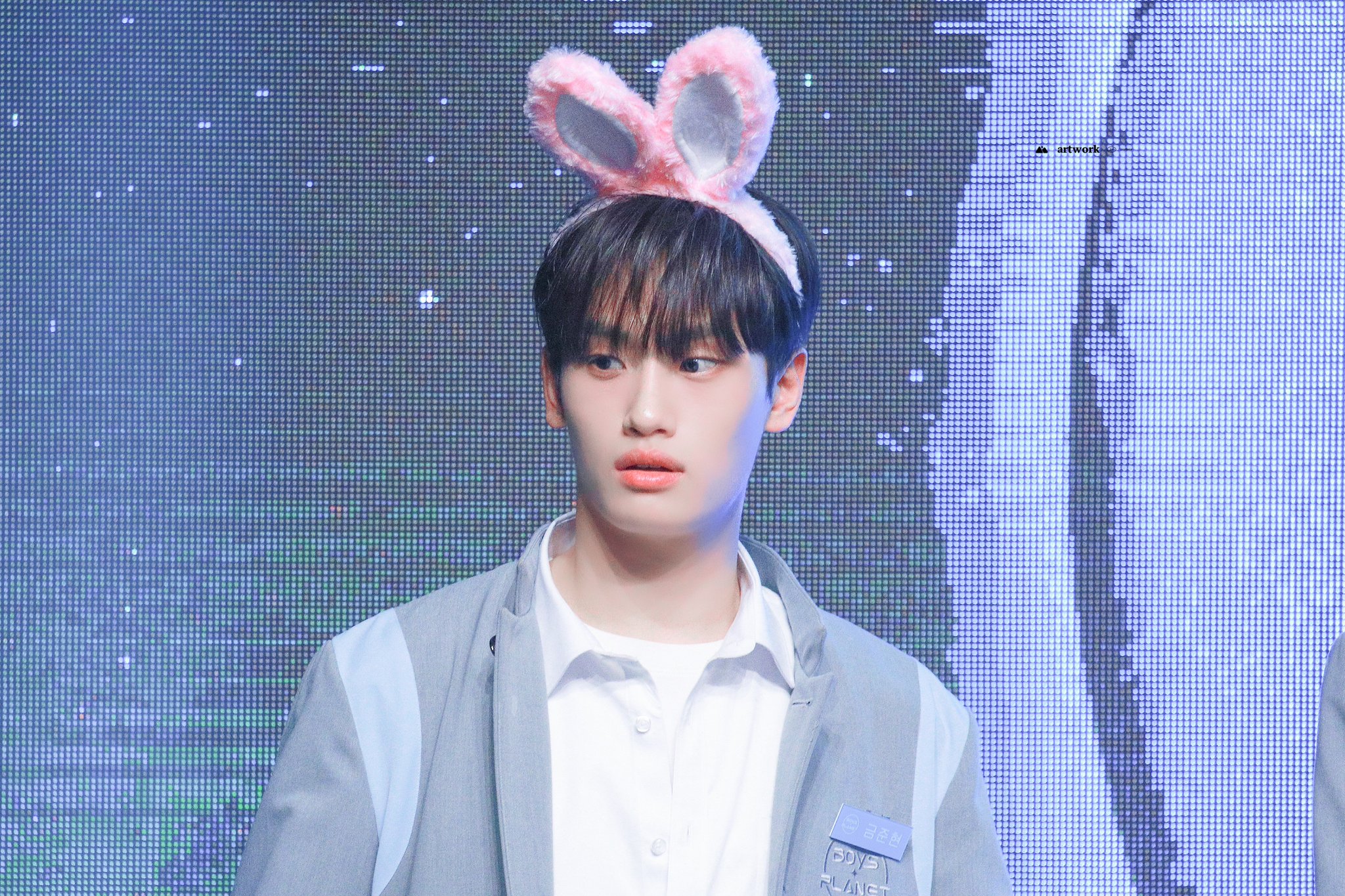 [잡담] 야 금준현 동생한테 저렇게 다정한데 위에 누나 한명 있어서 머리띠도 잘 쓴단다 | 인스티즈