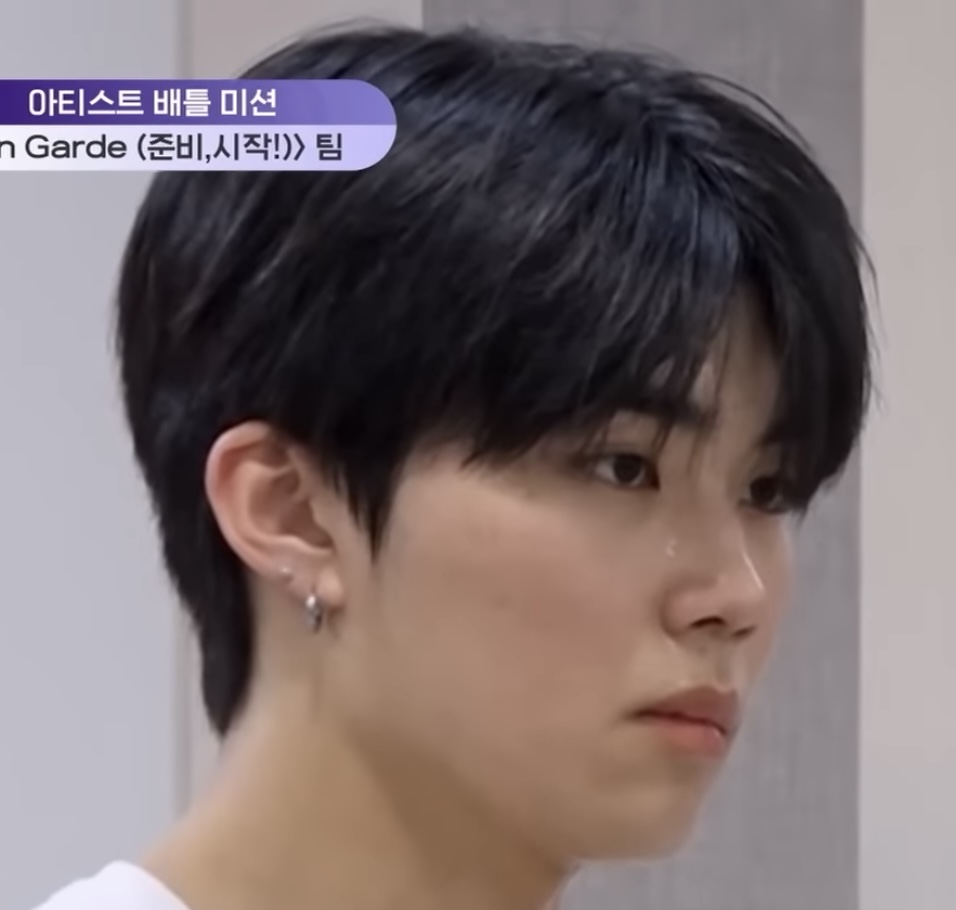 [잡담] 헐 9화 다시 보고 있는데 건욱이 영준쌤한테 혼날때 땀 | 인스티즈