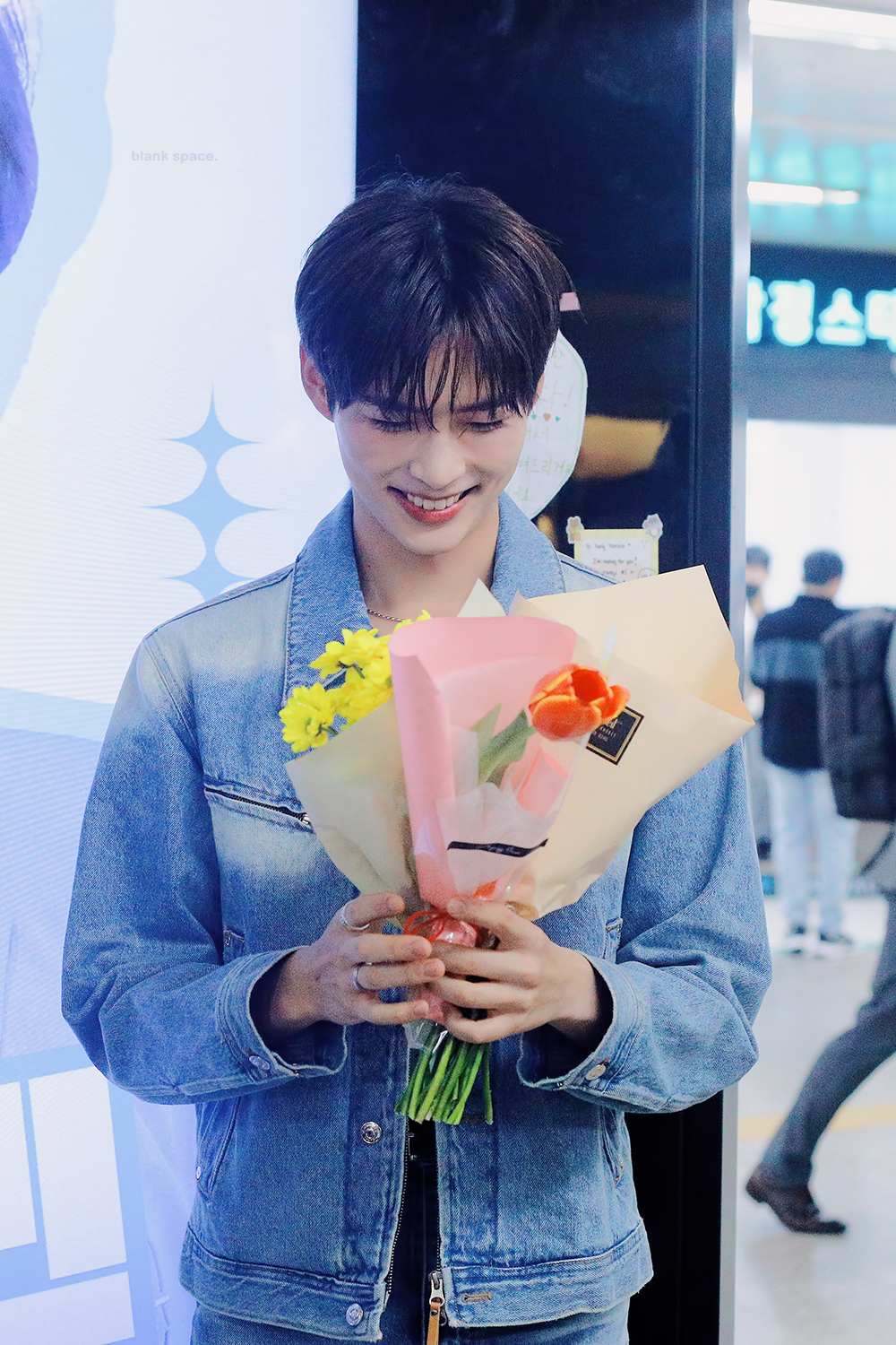 [잡담] 성한빈 보조개 한 번만 콕 해보고싶다 | 인스티즈