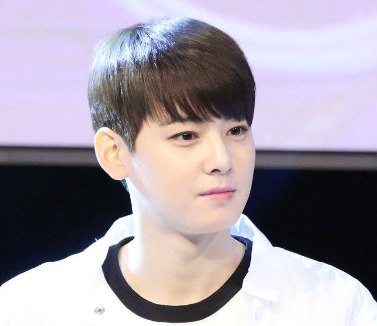 [잡담] 근데 아이돌들 볼살이 이렇게 차이가 커?? | 인스티즈