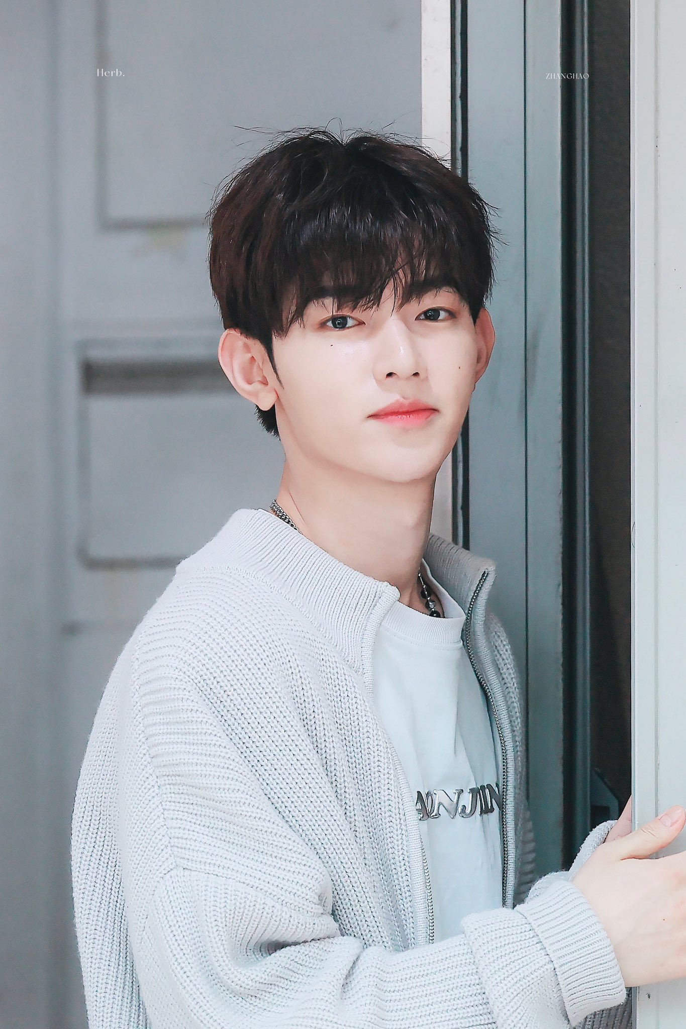 [잡담] 장하오는 여름에 태어났고 이름 뜻도 여름하늘인데 | 인스티즈