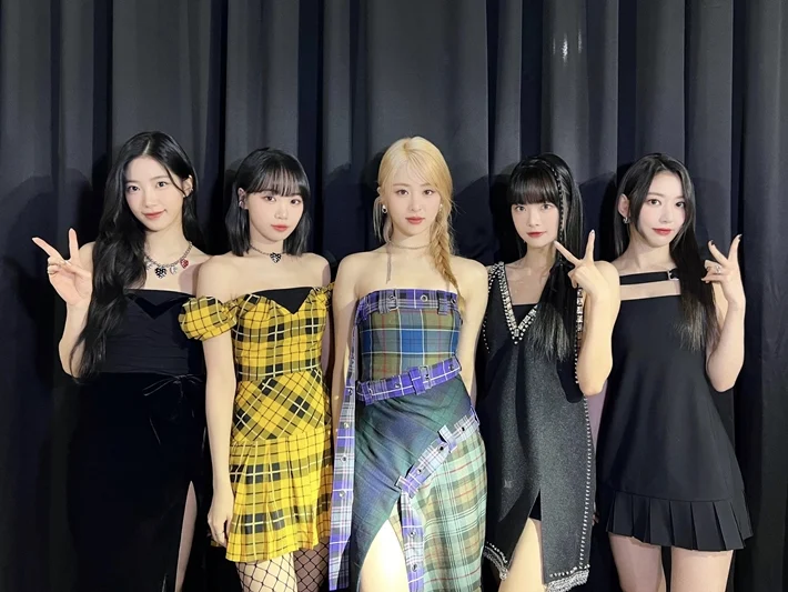 [잡담] 얘들아 가운데 누구셔?? | 인스티즈