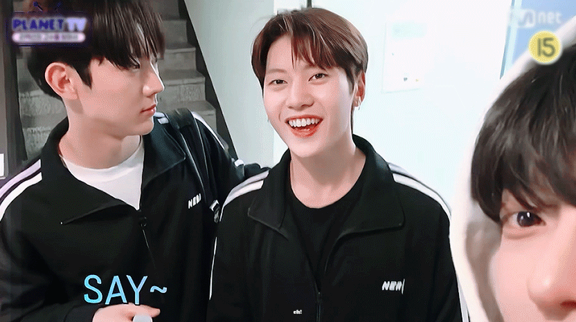 [잡담] 유승언 기특하다 맨날 손에 물통있음 | 인스티즈