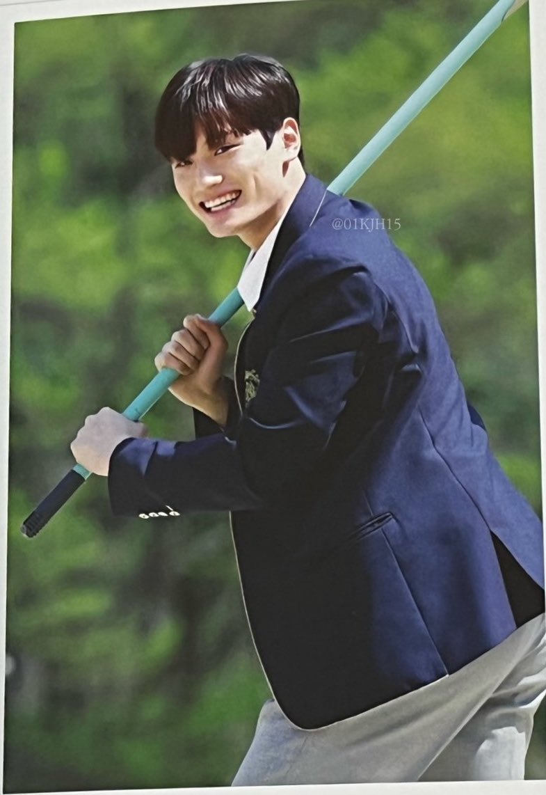 [잡담] 금준현 졸업사진의 비밀 | 인스티즈