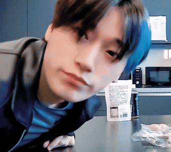 [잡담] 어떤 남배우 좋아하는데 완식의 남돌을 찾았어.. | 인스티즈