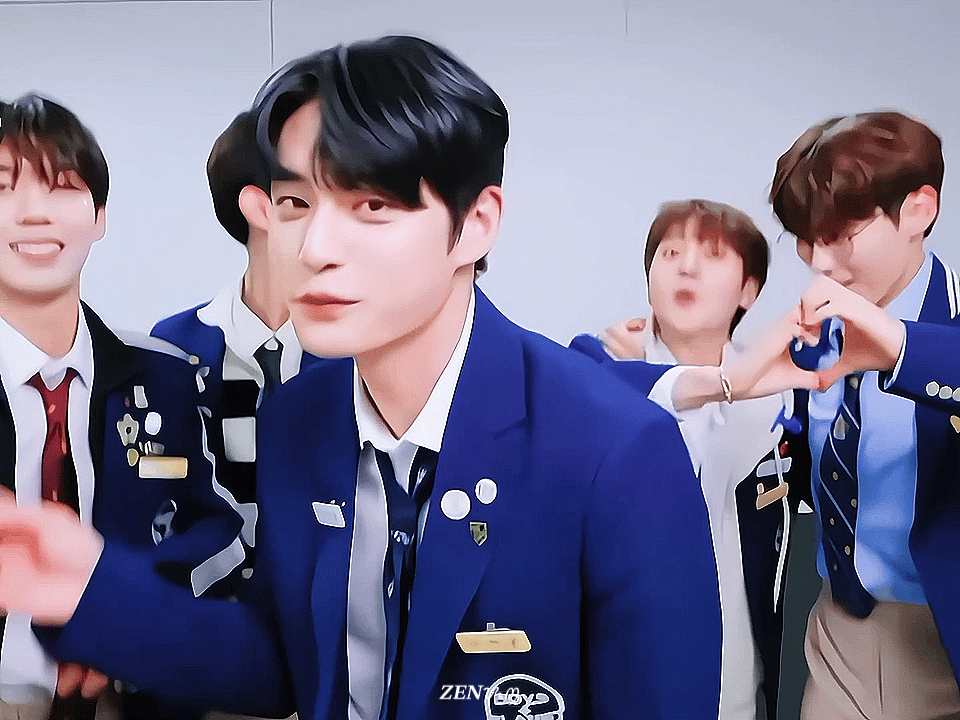 [잡담] 응 김지웅 데뷔해 | 인스티즈