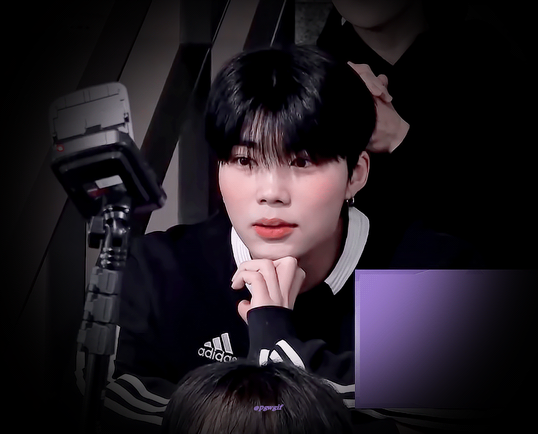 [잡담] 건욱이는 뼈수저 근수저인데 말랑 뽀둥이인게... | 인스티즈